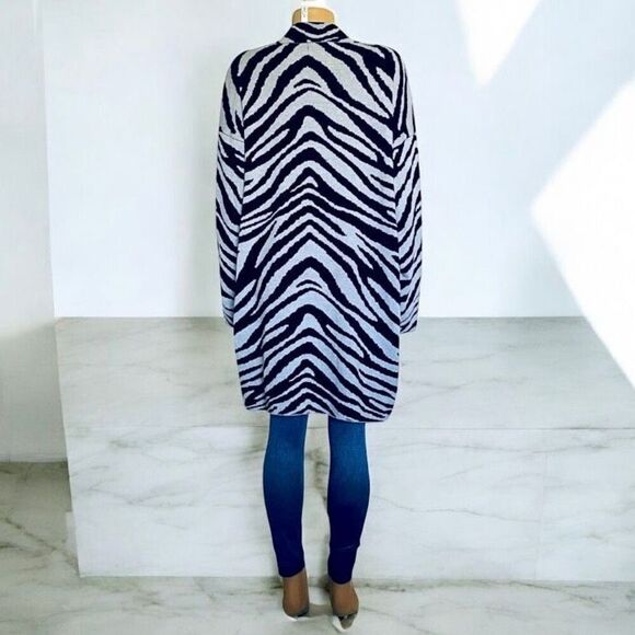NWT 89th Madison 2X Grey Black Long Soft  Zebra Print Coatigan Cardigan Sweater - Picture 4 of 12